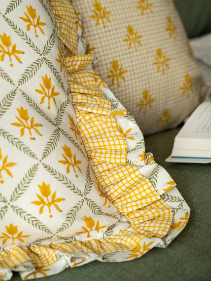 Kinar Frill Cushion