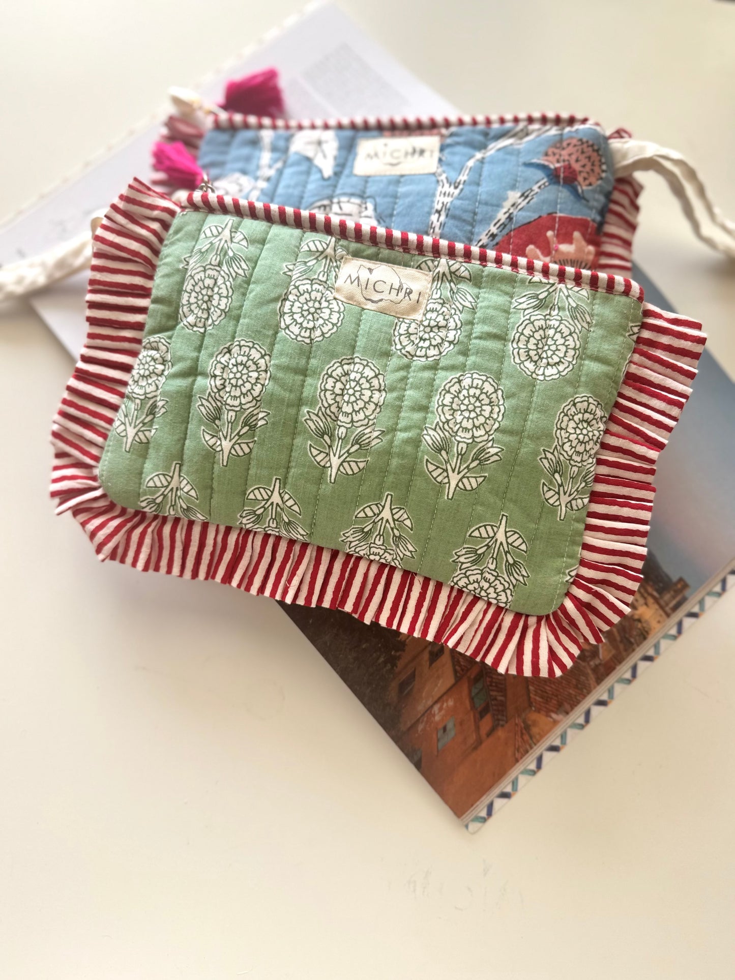 Gul Frill Pouch