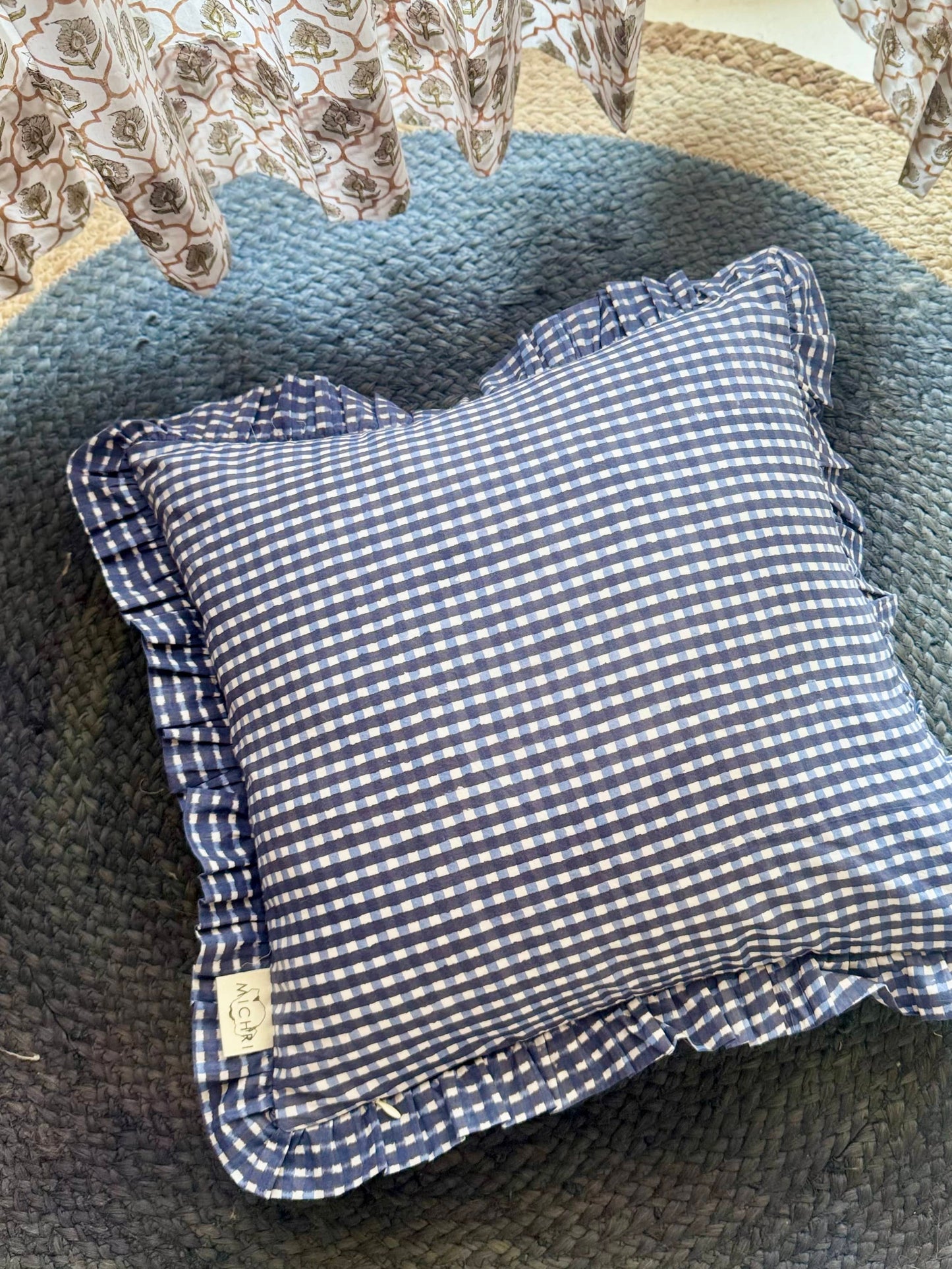 Bela Cushion