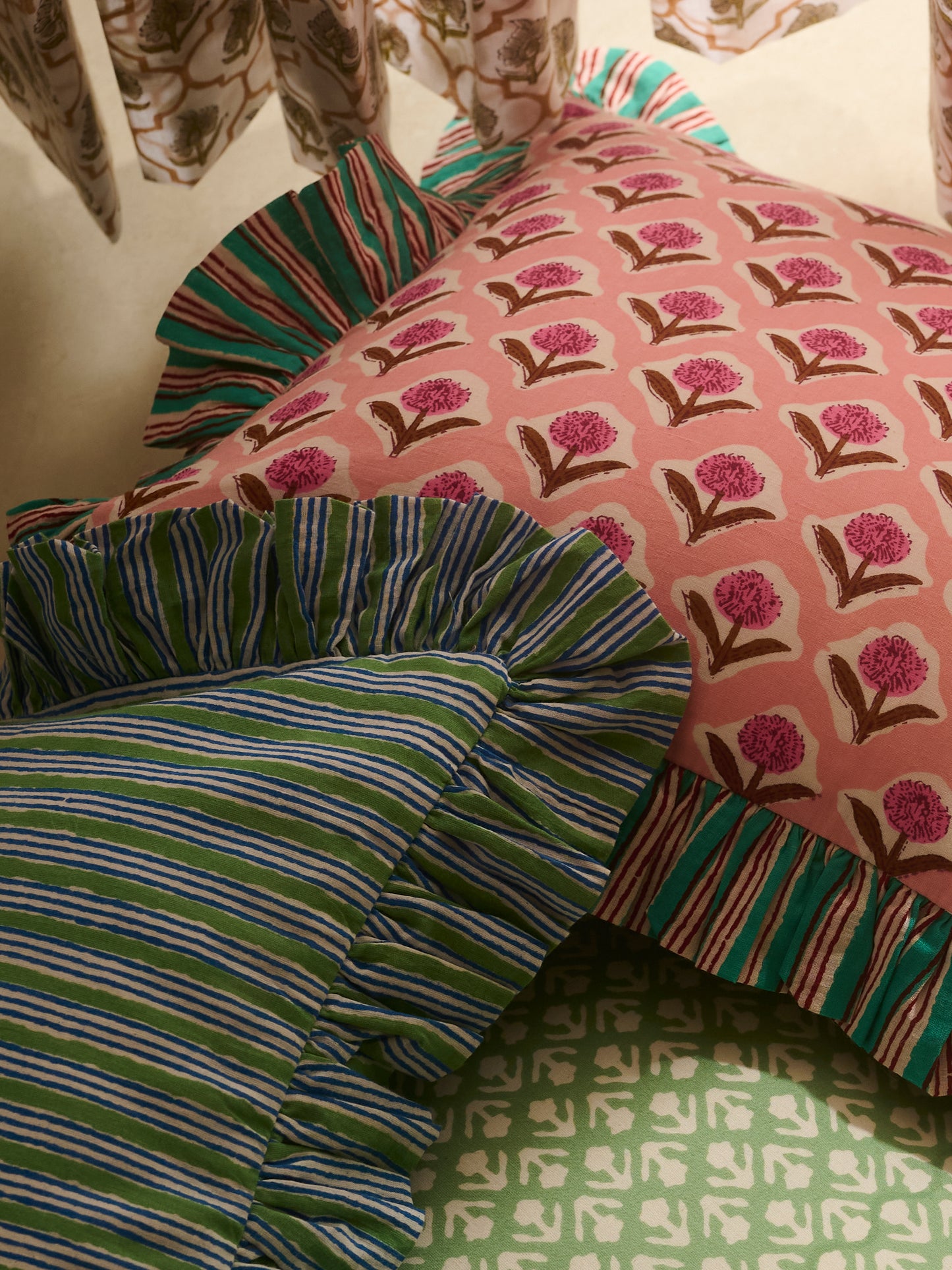 Gulaabo Cushion
